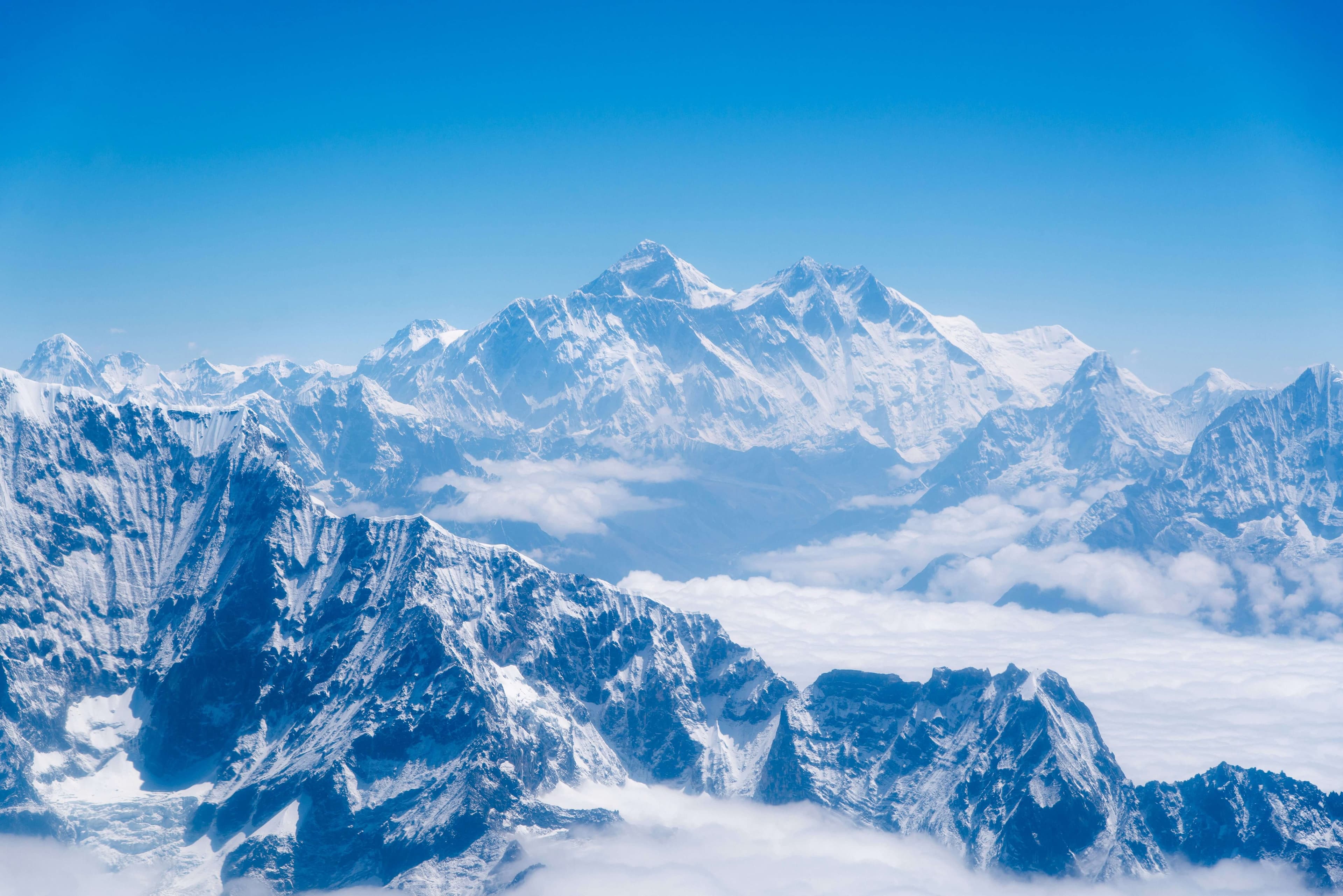 Everest trekking