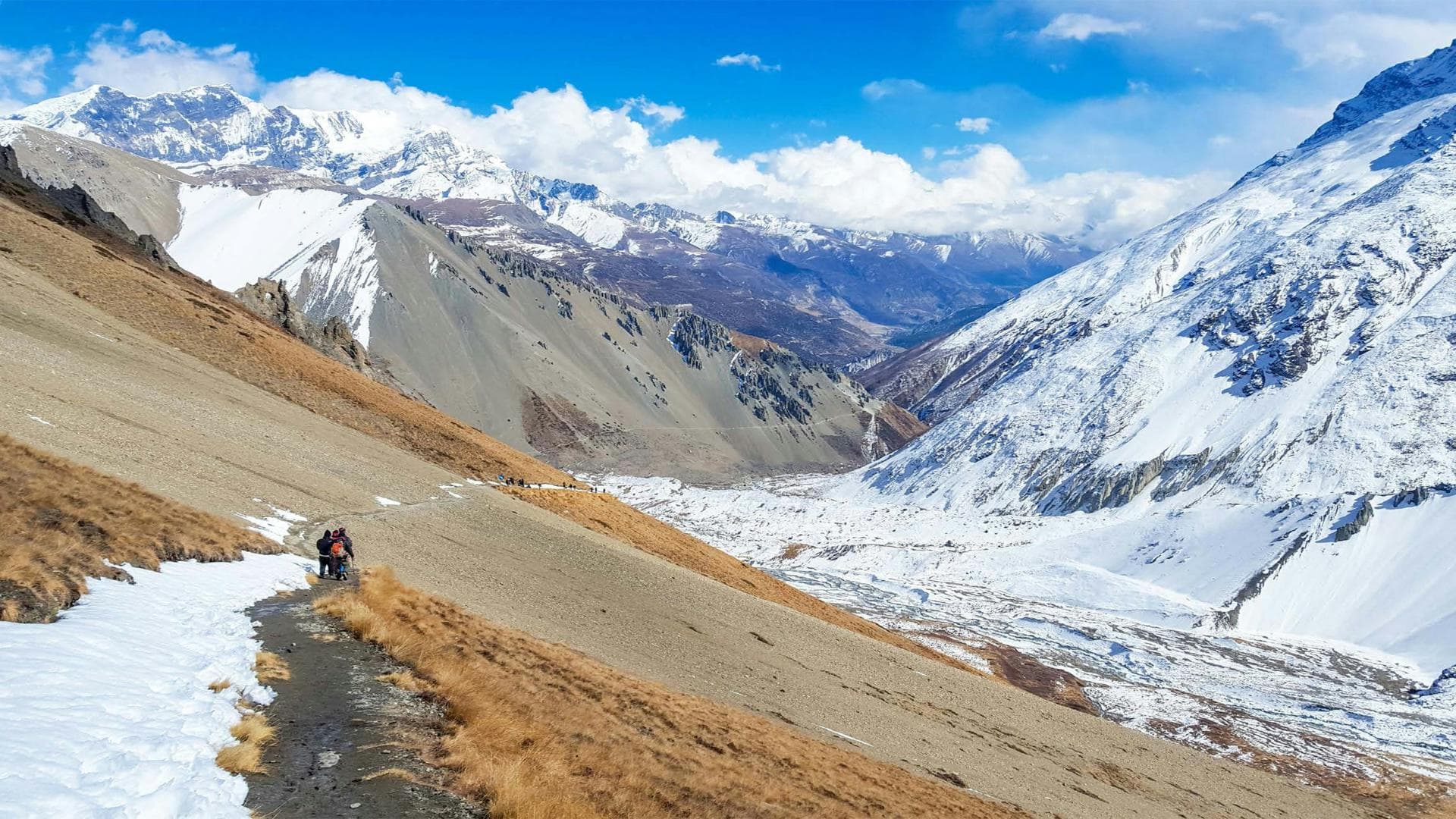 trekking in nepal