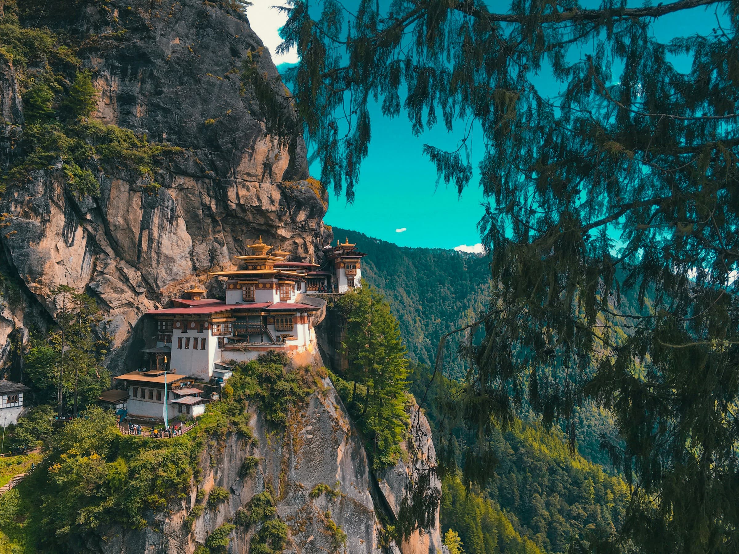 tigers nest monastery